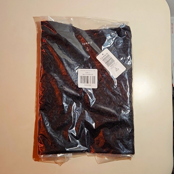 ❤️NWT VINTAGE TORRID TEE - PUFF SLEEVE - SHEER LACE - BLACK - PLUS SIZE - Picture 8 of 13